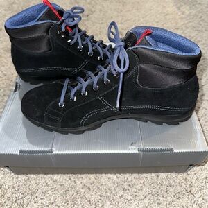 Prada Men’s Nero(Black) Suede Lace-Up Boots size 8.5 (4T1846)